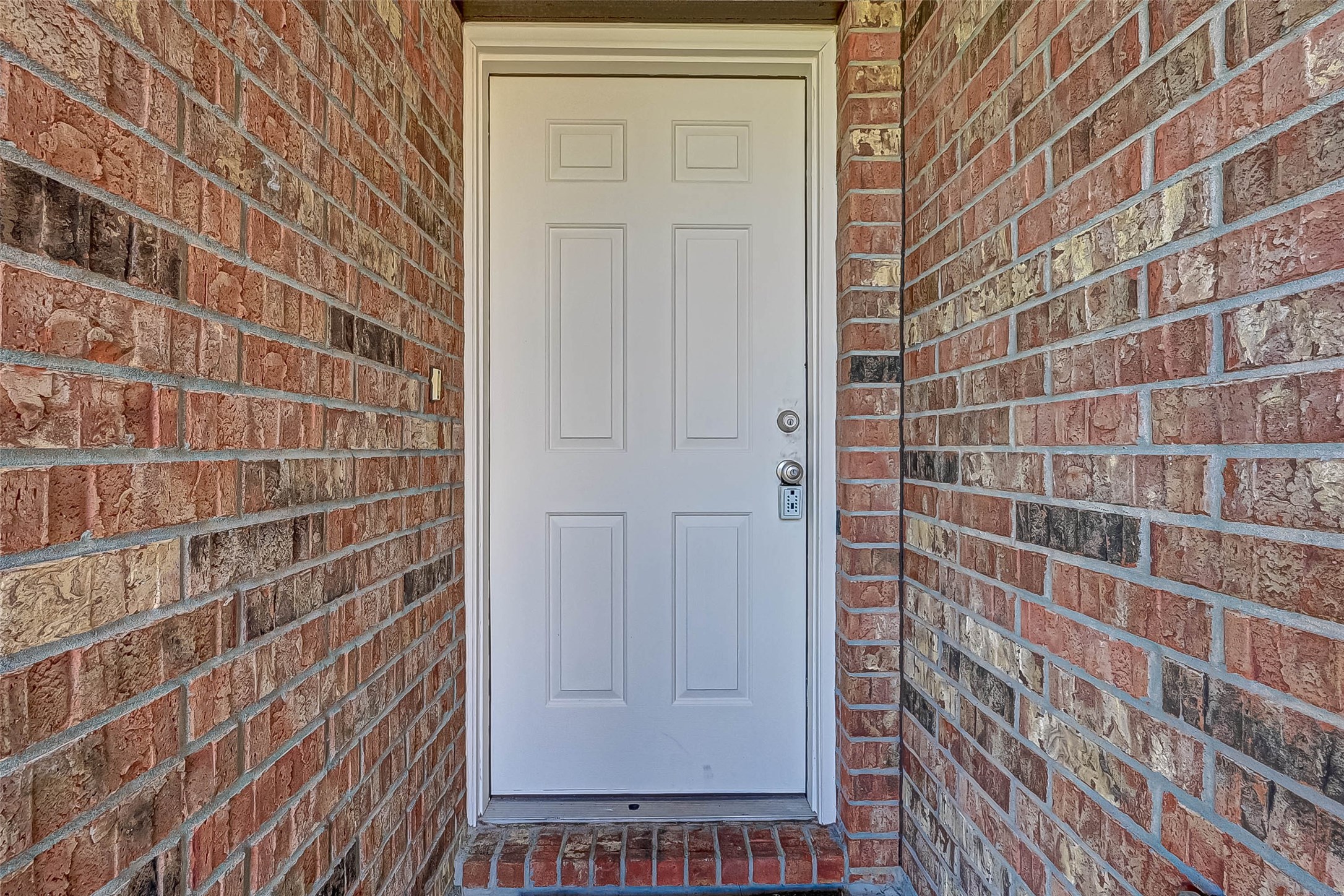 1830 Artem Court Houston, TX 77051 - Photo 2 of 30