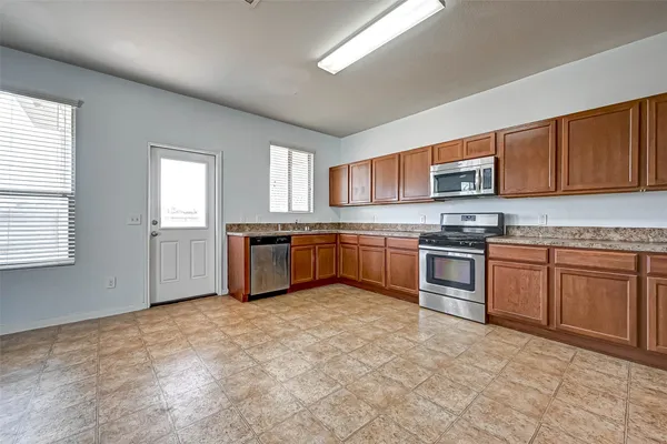 $2,500 | 1830 Artem Court, Houston, TX 77051