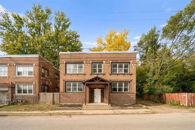 $379,000 | 1012 Chestnut Avenue, Kansas City, MO 64127