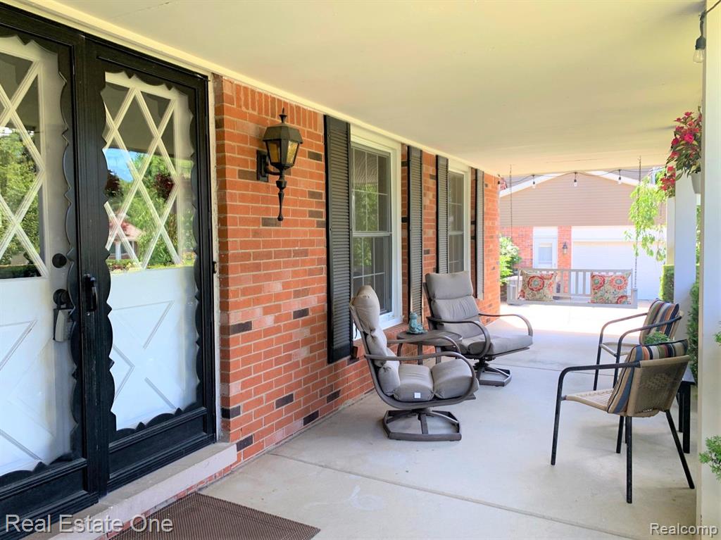 874 Bridgestone Drive Rochester Hills, MI 48309 - Photo 3 of 45