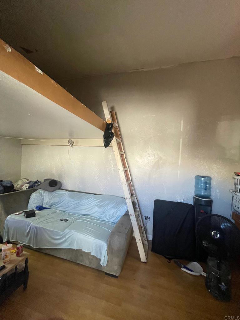 9141-43 Campo Road Spring Valley, CA 91977 - Photo 26 of 26 a living room with furniture