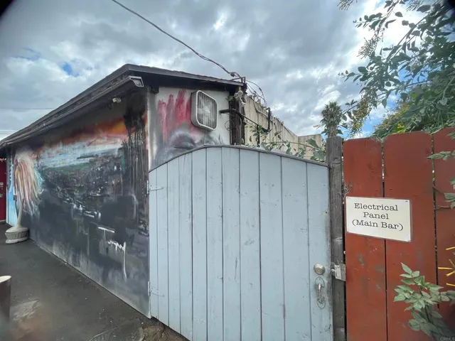 $1,149,000 | 9141-43 Campo Road, Spring Valley, CA 91977