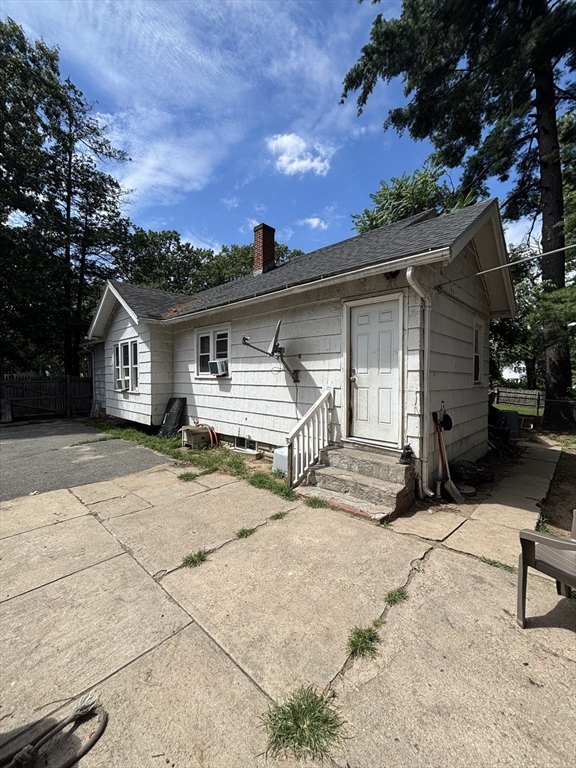 55 Leitch Street Springfield, MA 01109 - Photo 7 of 12 Gallery Image 7