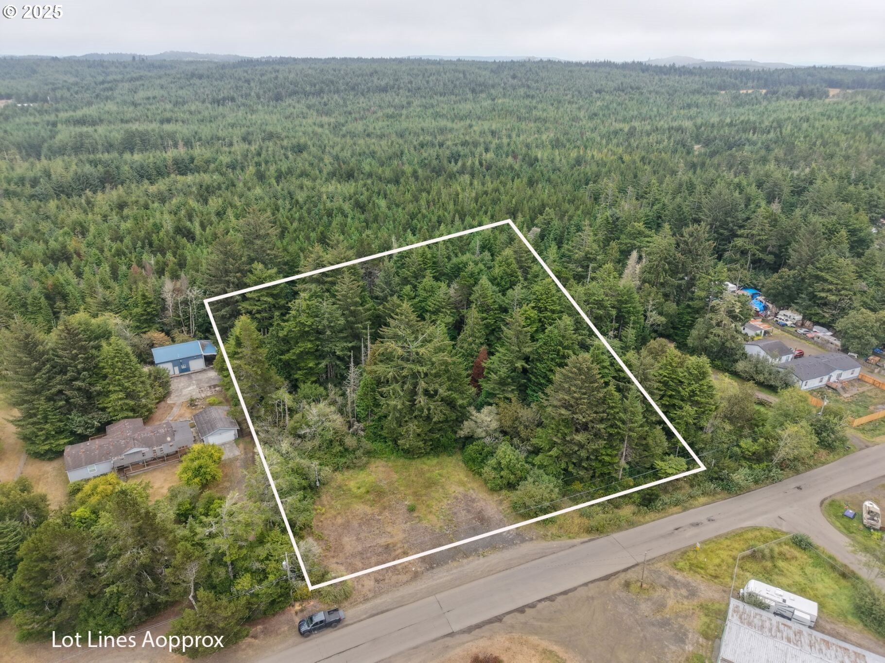 63817 Wallace Road Coos Bay, OR 97420 - Photo 4 of 12