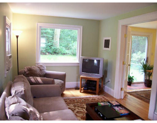 234 Concord Avenue Lexington, MA 02421 - Photo 3 of 7 Gallery Image 3