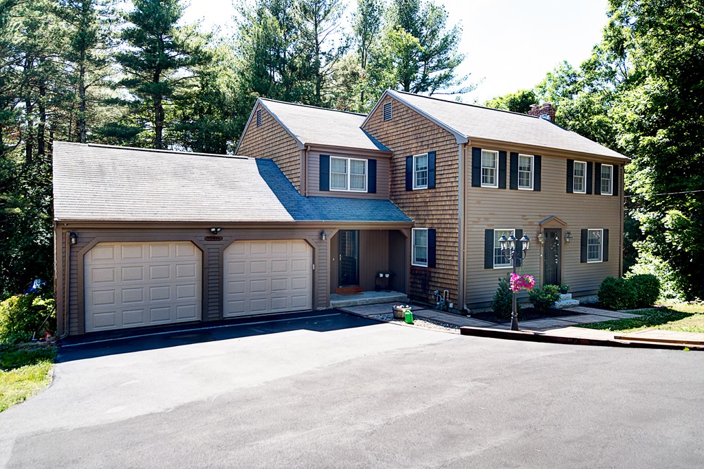 5 Phyllis Road Foxboro, MA 02035 - Photo 2 of 23