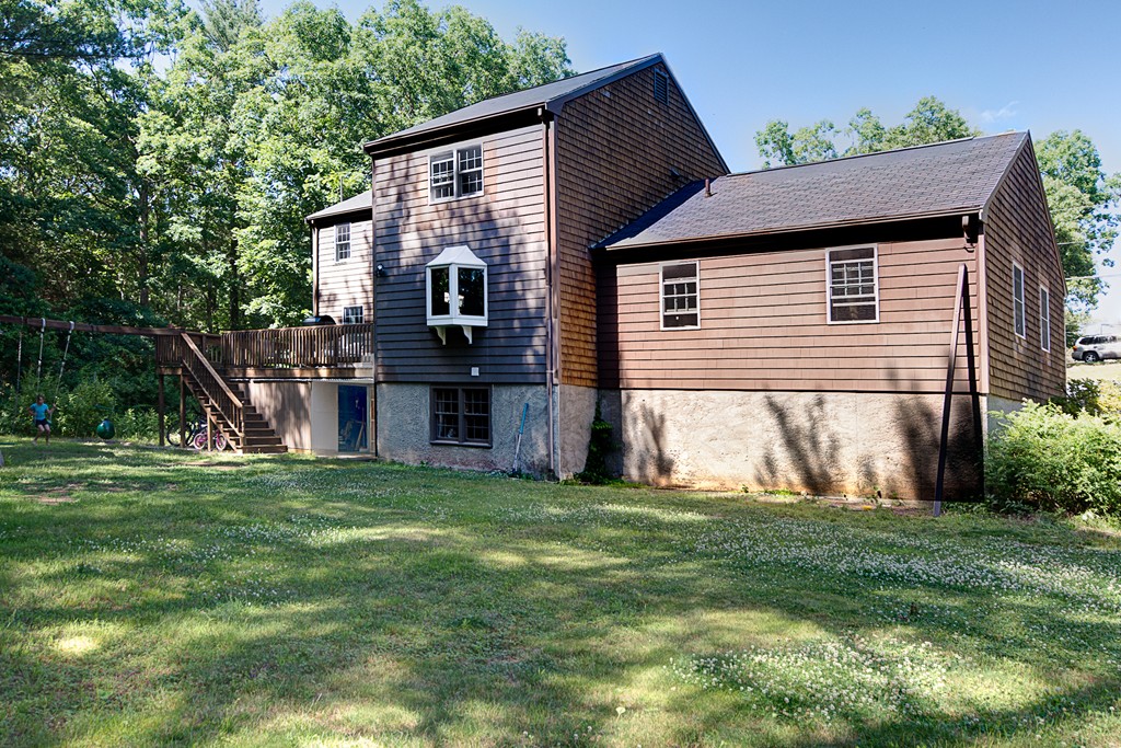 5 Phyllis Road Foxboro, MA 02035 - Photo 3 of 23