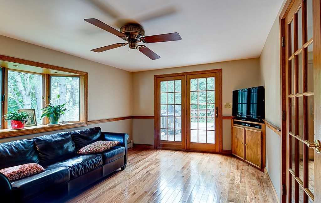 5 Phyllis Road Foxboro, MA 02035 - Photo 9 of 23