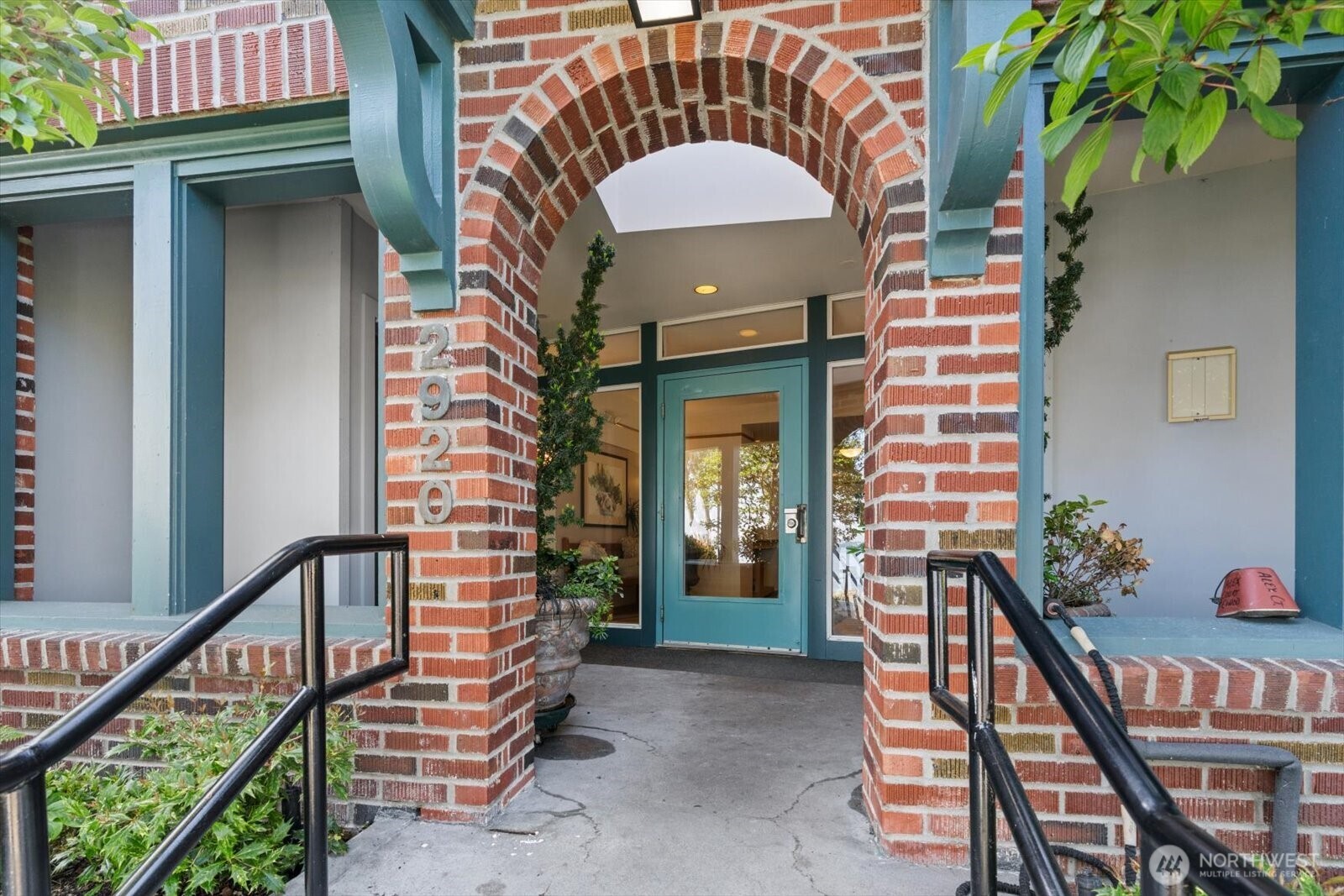 2920 Alki Avenue Southwest, Unit 409 Seattle, WA 98116 - Photo 21 of 26