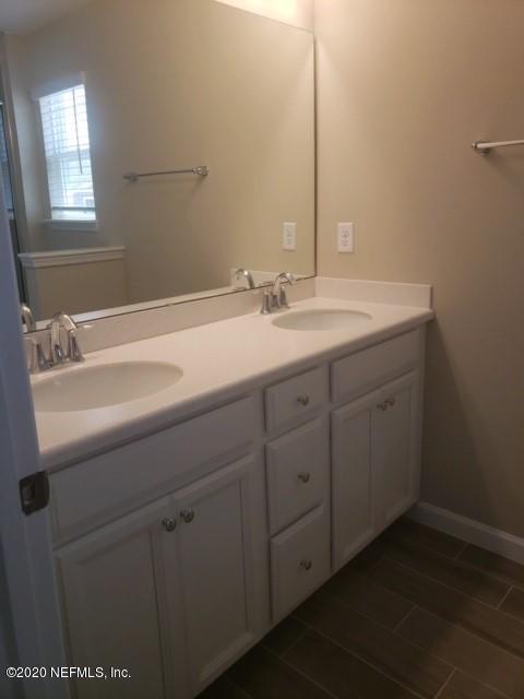 1325 Salt Ridge Avenue Jacksonville, FL 32218 - Photo 8 of 14 Bathroom