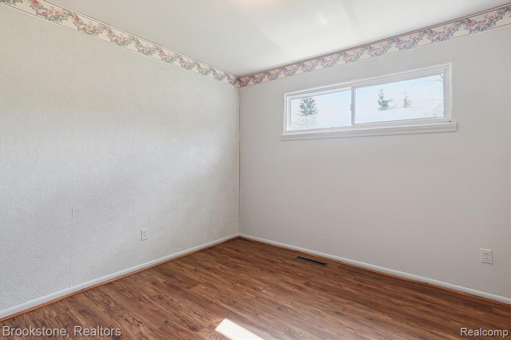 1615 Grove Road Ypsilanti, MI 48198 - Photo 12 of 25 Gallery Image 12