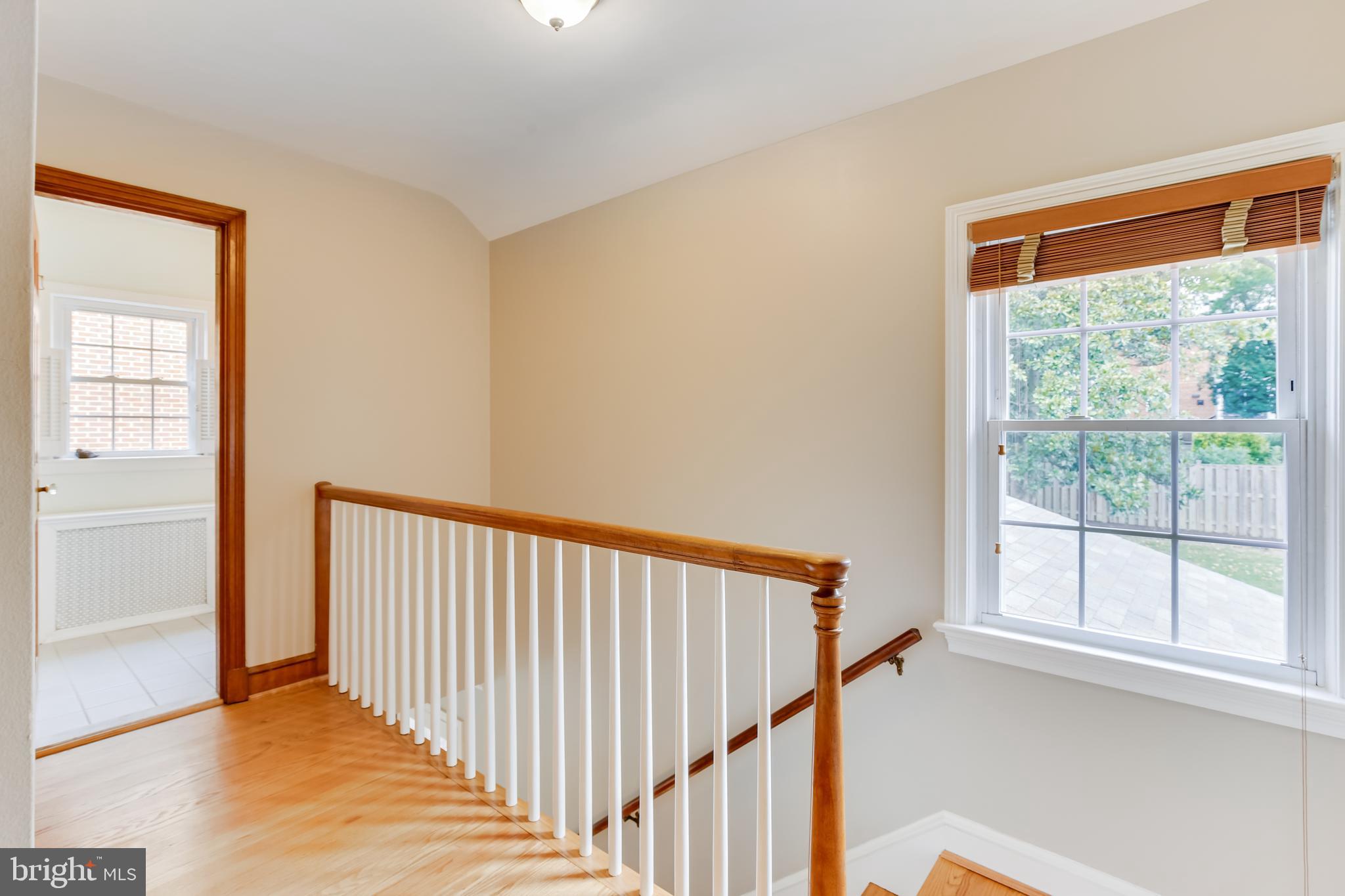 2601 Farm Road Alexandria, VA 22302 - Photo 17 of 51 Upper Level - Hallway