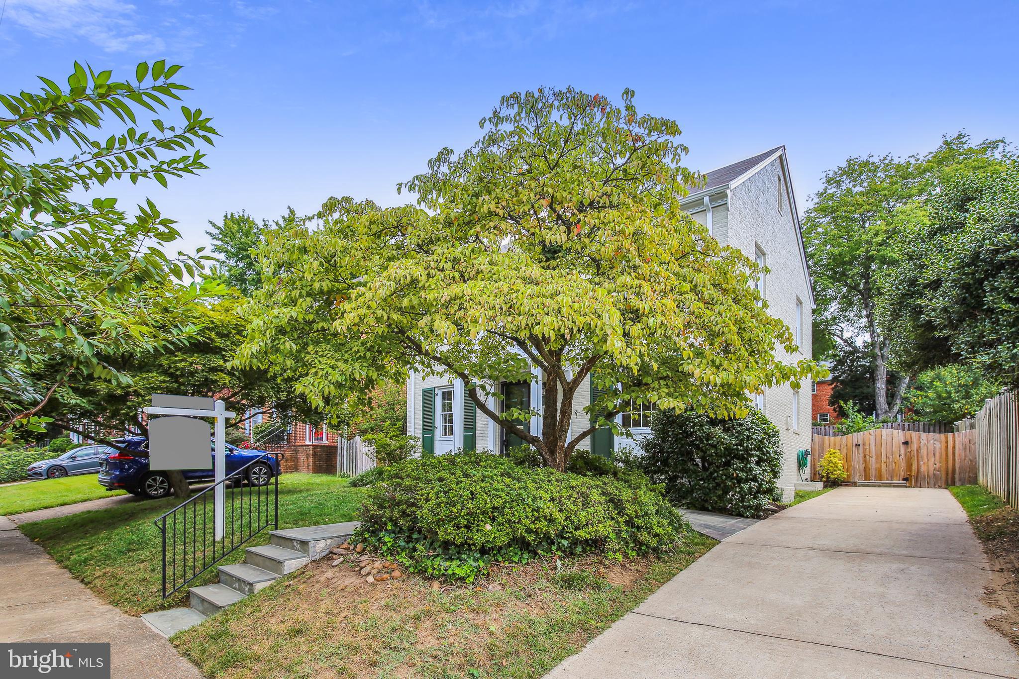 2601 Farm Road Alexandria, VA 22302 - Photo 51 of 51 Driveway