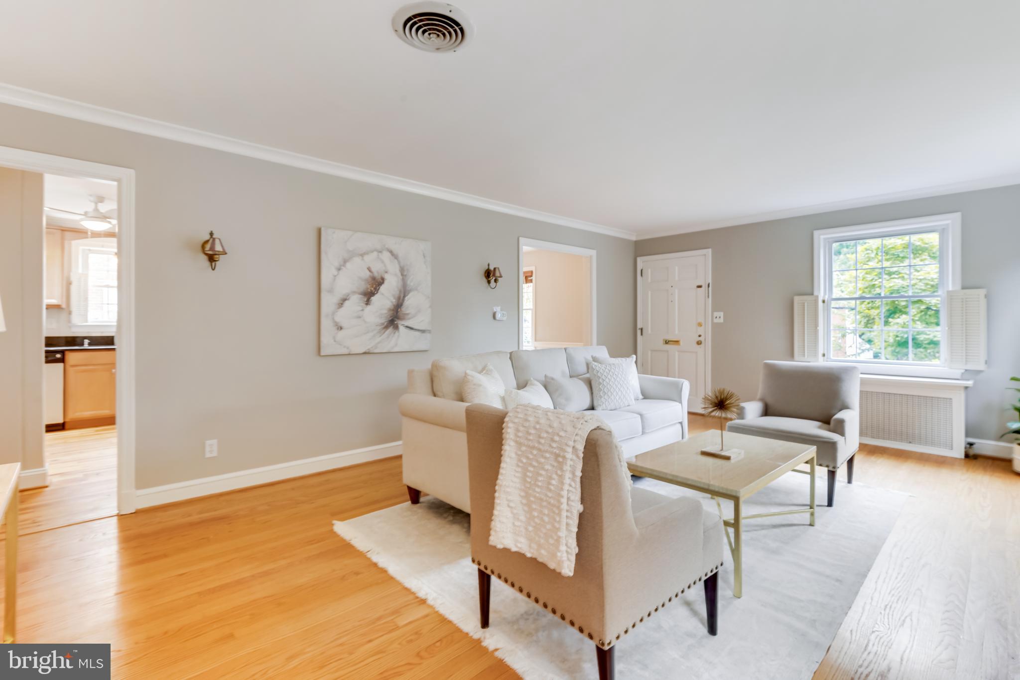 2601 Farm Road Alexandria, VA 22302 - Photo 7 of 51 Living Room