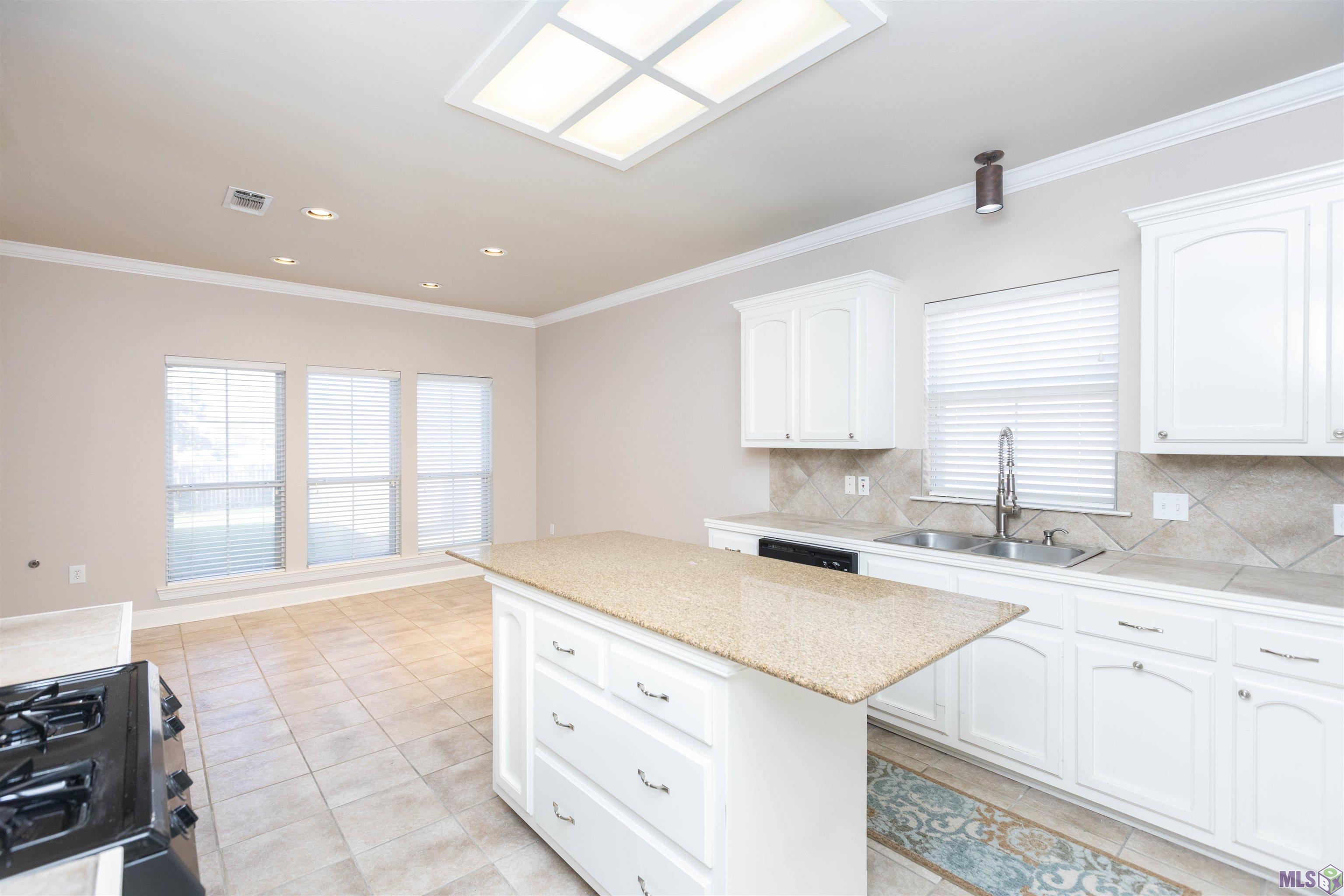 3938 Meadow Ridge Drive Baton Rouge, LA 70817 - Photo 13 of 31