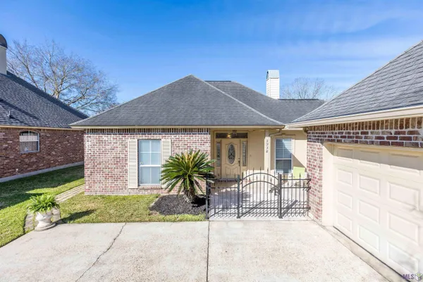 $289,500 | 3938 Meadow Ridge Drive, Baton Rouge, LA 70817