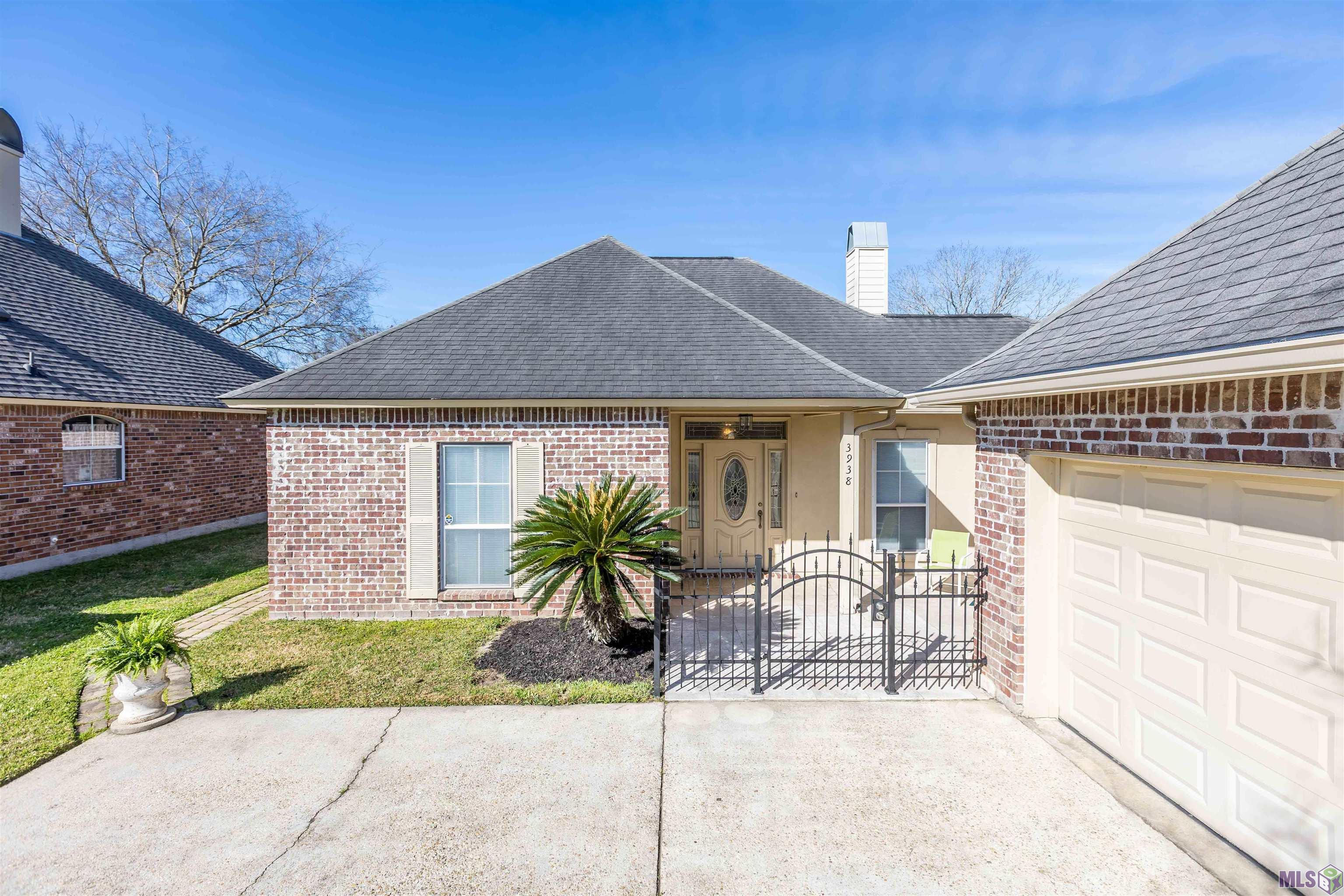 3938 Meadow Ridge Drive Baton Rouge, LA 70817 - Photo 2 of 31
