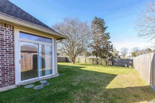 $289,500 | 3938 Meadow Ridge Drive, Baton Rouge, LA 70817