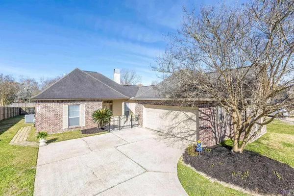 $289,500 | 3938 Meadow Ridge Drive, Baton Rouge, LA 70817