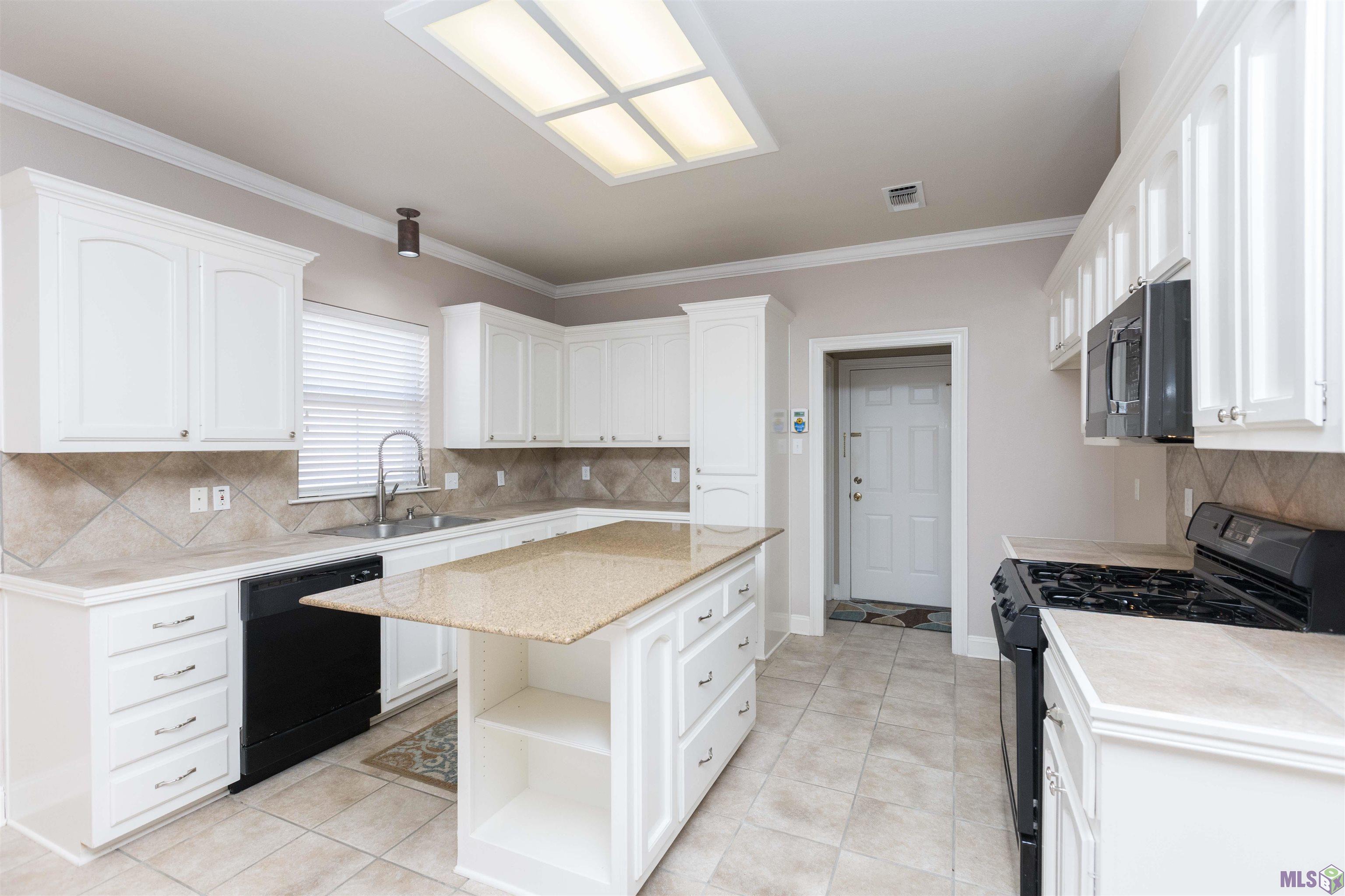 3938 Meadow Ridge Drive Baton Rouge, LA 70817 - Photo 10 of 31