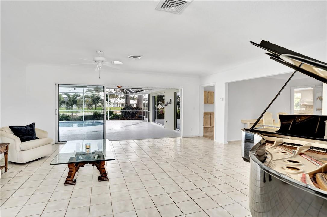 910 Tamarind Way Boca Raton, FL 33486 - Photo 10 of 31 Photo 10