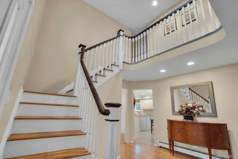 a view of entryway and hall