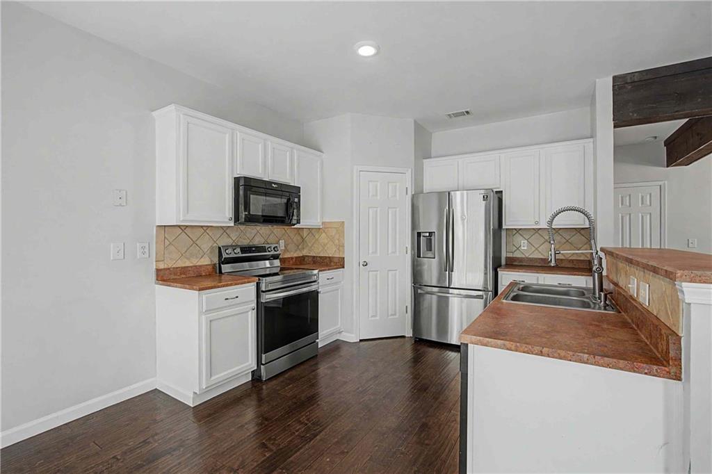 6060 Bentley Way Cumming, GA 30040 - Photo 13 of 36