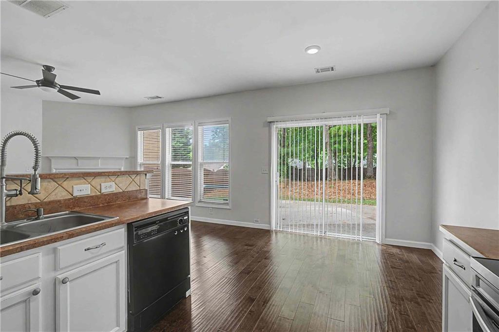 6060 Bentley Way Cumming, GA 30040 - Photo 8 of 36