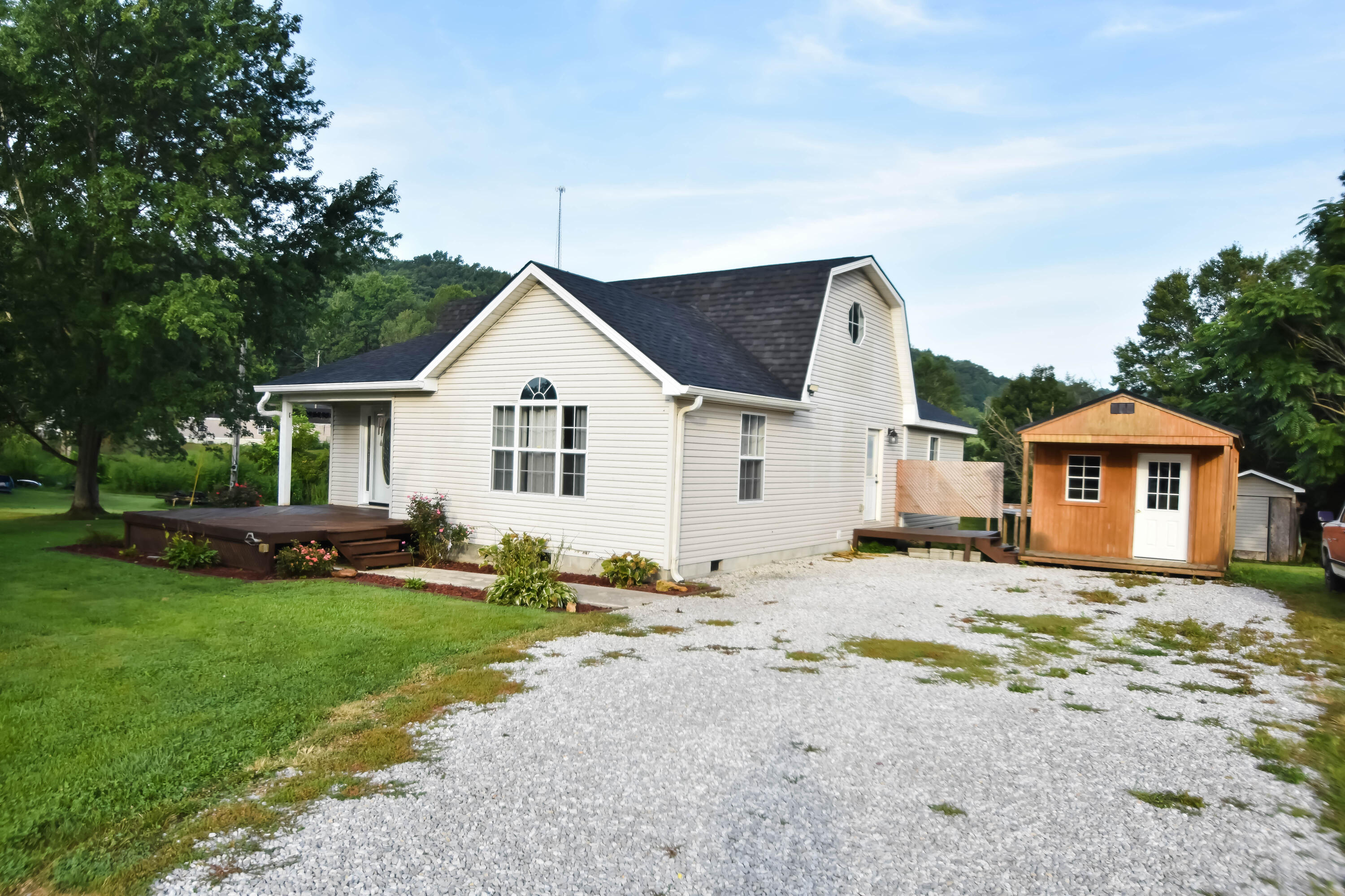 735 Grace Loop Road Mount Vernon, KY 40456 - Photo 2 of 20 DSC_0135