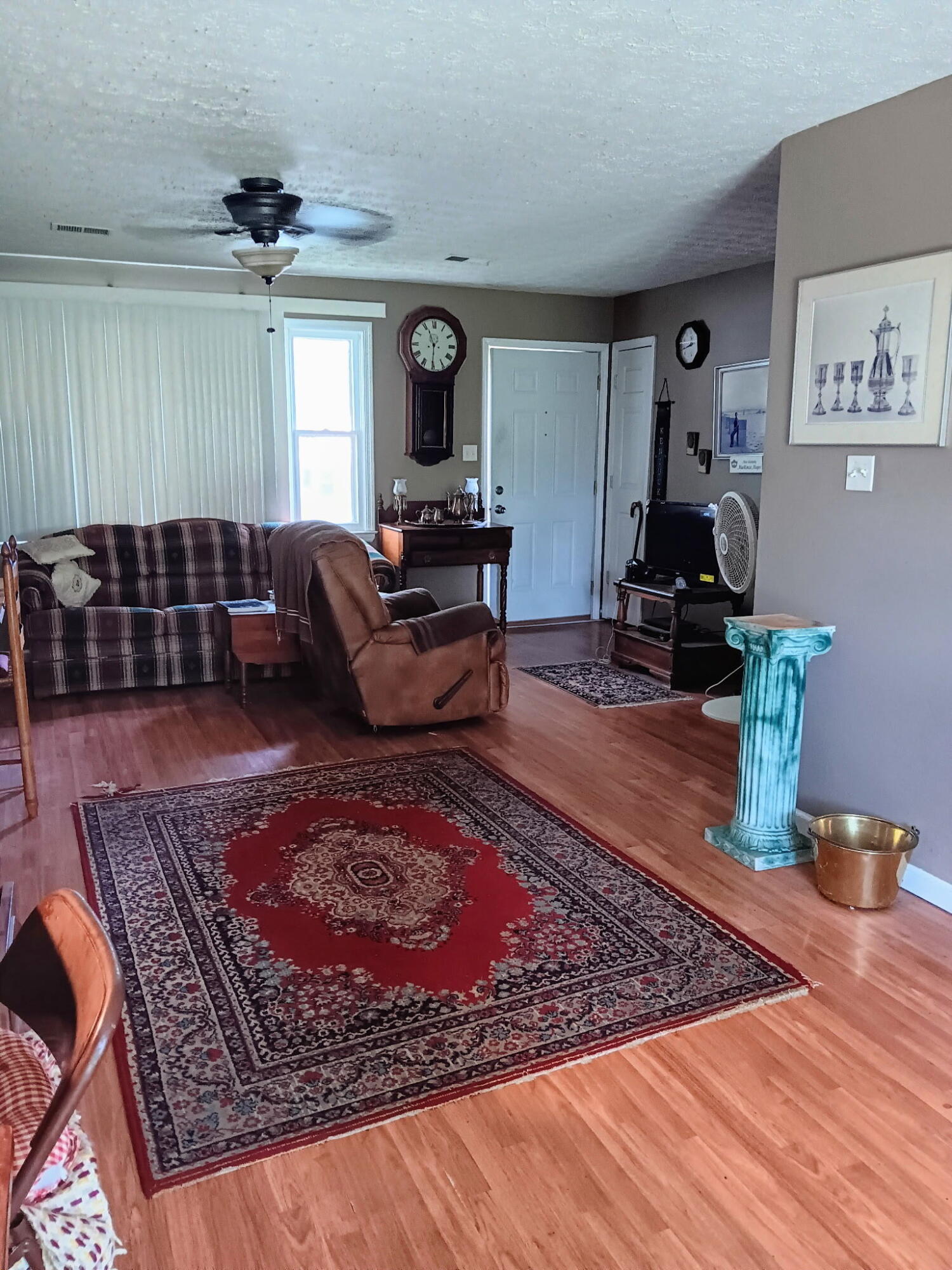 222 Holiday Road Winchester, KY 40391 - Photo 3 of 8 3282463516040853917