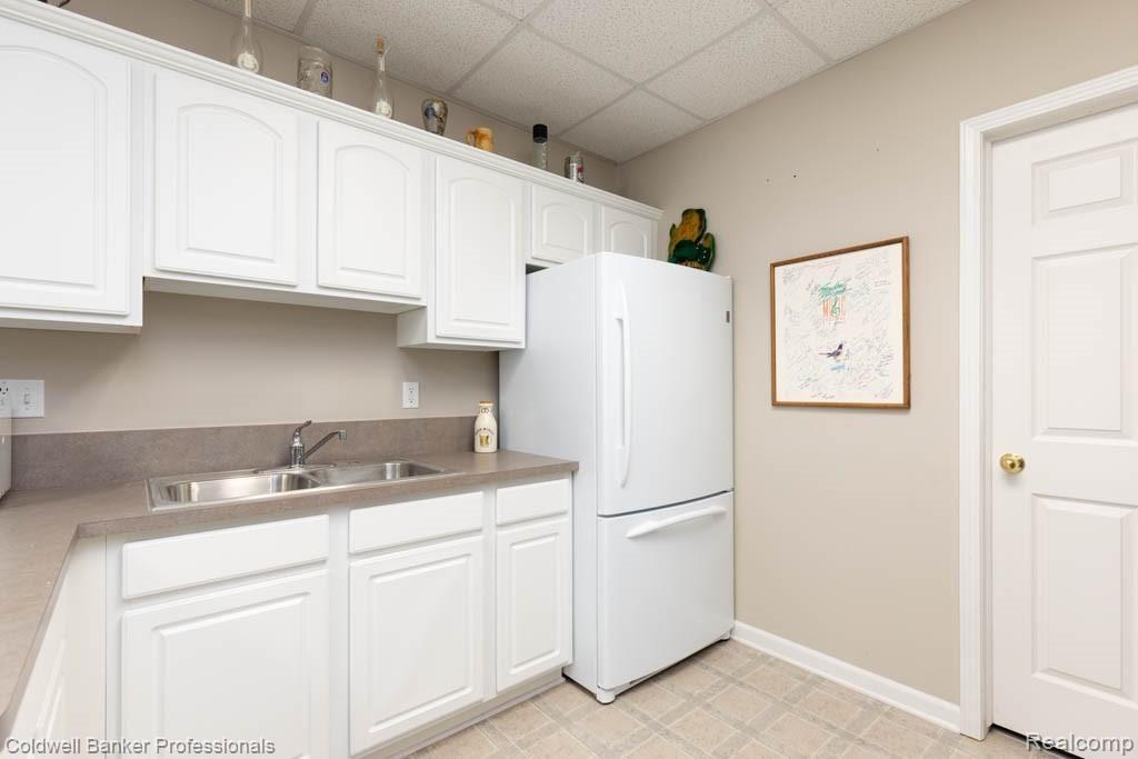 651 West Bluff Court Rochester, MI 48307 - Photo 30 of 36 651 W Bluff Ct-33.jpg