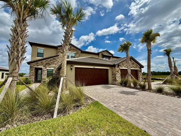 $2,900 | 35609 Stableton Lane, Zephyrhills, FL 33541