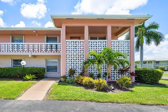 $225,000 | 1740 Northwest 19th Terrace, Unit 204, Delray Beach, FL 33445