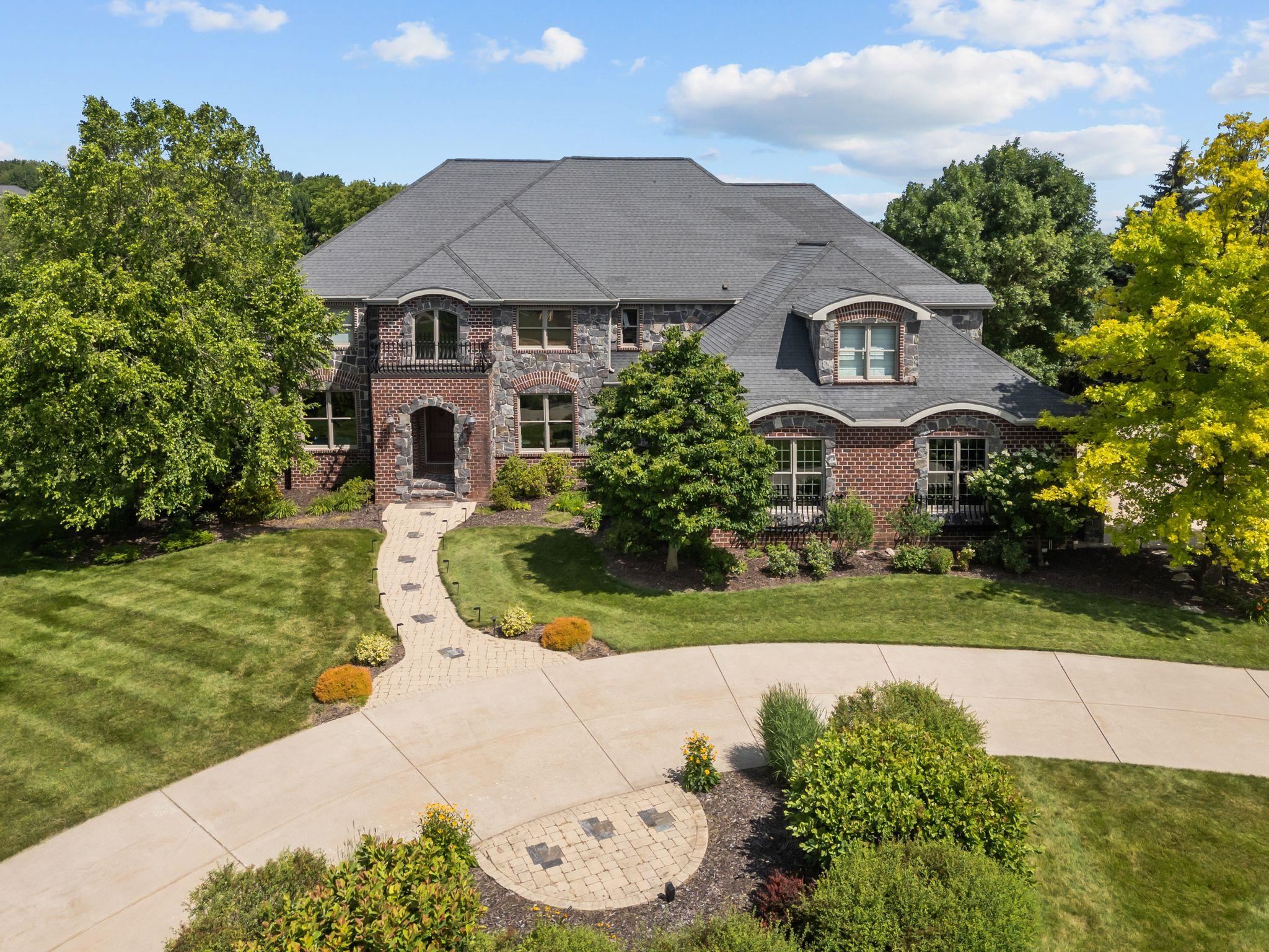 2730 Apple Hill Boulevard Appleton, WI 54913 - Photo 2 of 90