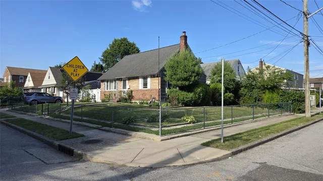 $799,000 | 311 Travis Avenue, Elmont, NY 11003