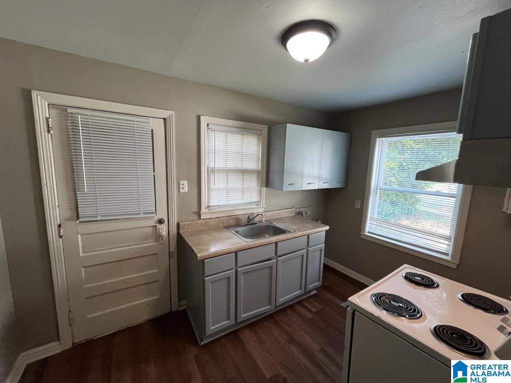 1236 18th Way Southwest Birmingham, AL 35211 - Photo 4 of 8
