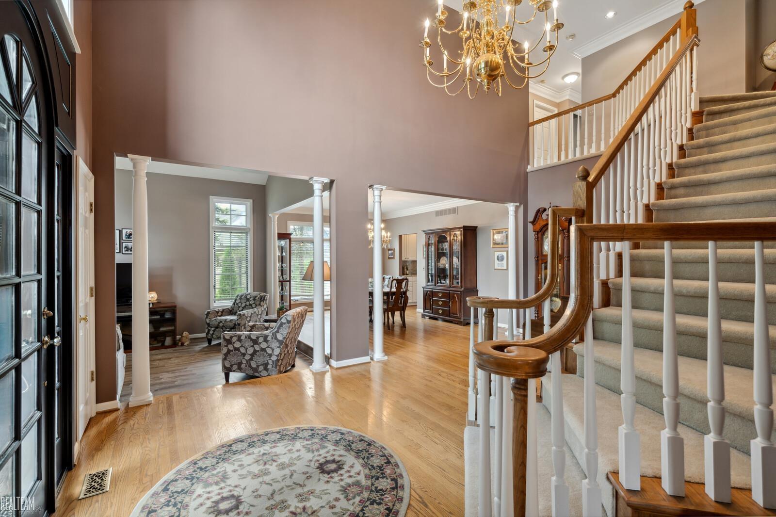 4133 Oak Tree Circle Rochester, MI 48306 - Photo 6 of 65 50149801-987596c9-d25f-444a-addb-fdafcd506653.JPG