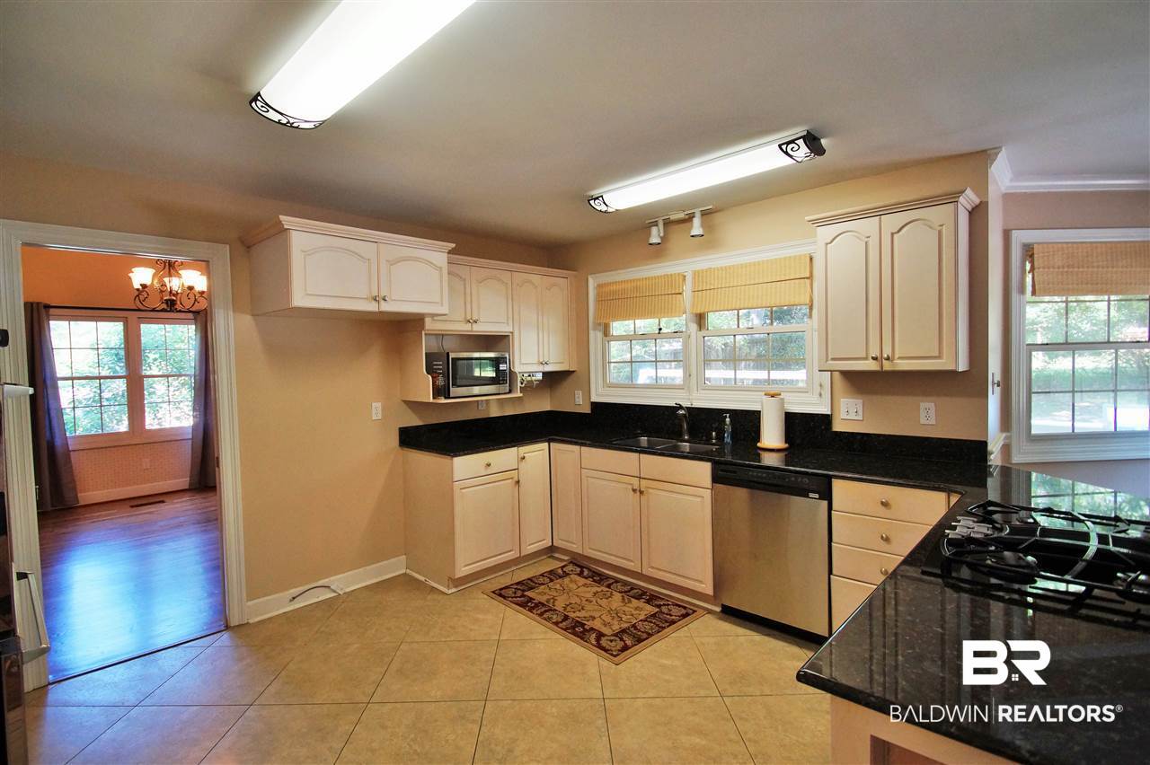 509 Church Avenue Daphne, AL 36526 - Photo 4 of 28 Kitchen