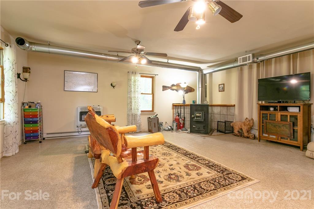 1653 Hickory Acres Road Hendersonville, NC 28792 - Photo 11 of 23 Gallery Image 11