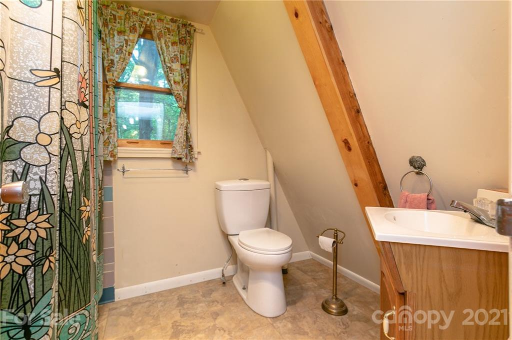 1653 Hickory Acres Road Hendersonville, NC 28792 - Photo 17 of 23 Gallery Image 17