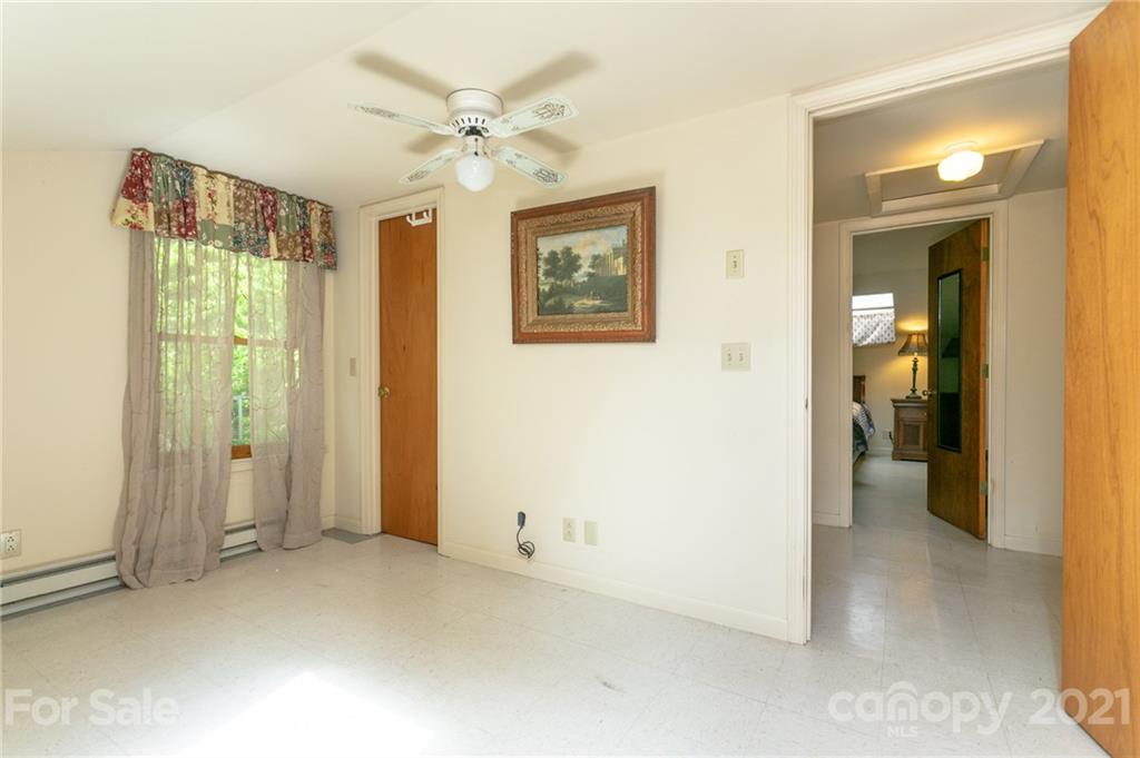1653 Hickory Acres Road Hendersonville, NC 28792 - Photo 20 of 23 Gallery Image 20