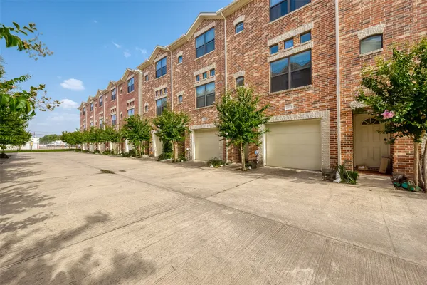 $1,790 | 2710 Hullsmith Drive, Unit 1503, Houston, TX 77063