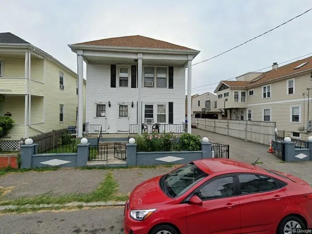 $1,800 | 228 Norfolk Avenue, Pawtucket, RI 02861