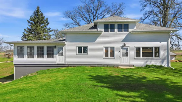 $345,000 | 17870 Clover Road, Morrison, IL 61270