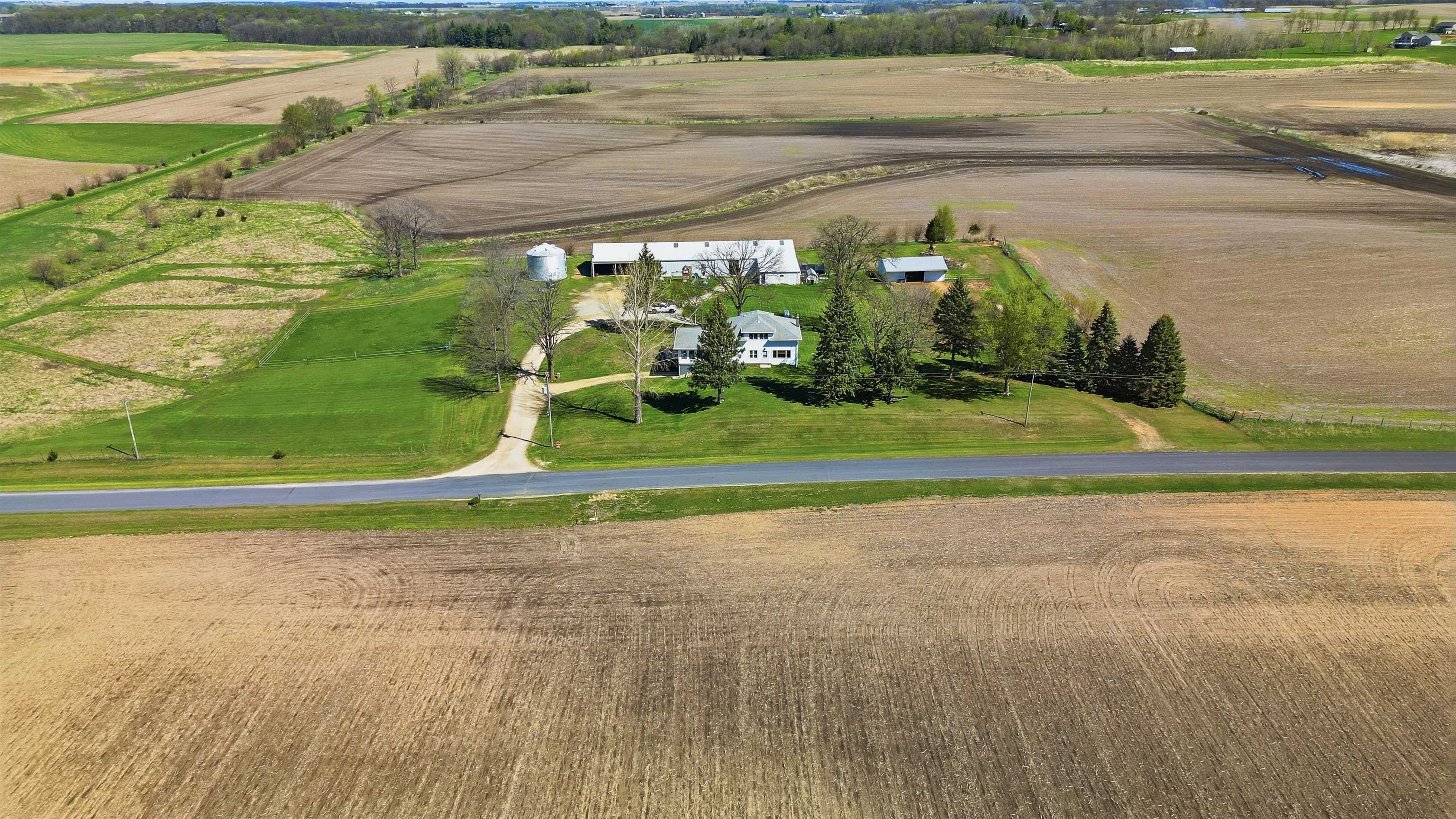 17870 Clover Road Morrison, IL 61270 - Photo 2 of 37