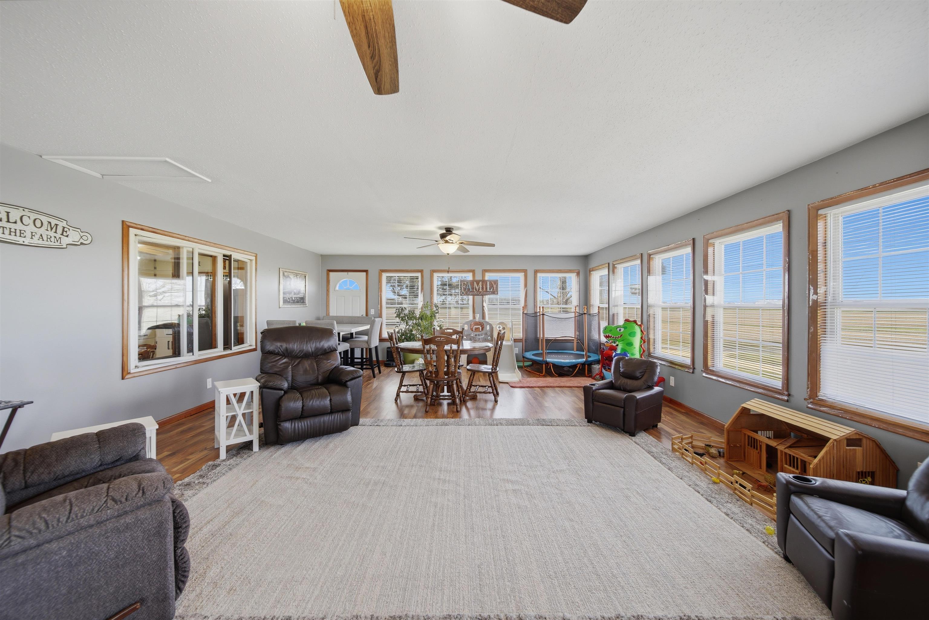 17870 Clover Road Morrison, IL 61270 - Photo 4 of 37