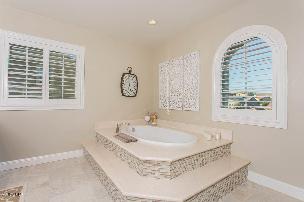 7265 Range View Circle Moorpark, CA 93021 - Photo 20 of 67 7265 Range View Cir - HsHProd-30
