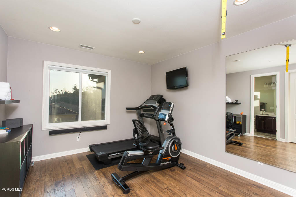7265 Range View Circle Moorpark, CA 93021 - Photo 24 of 67 7265 Range View Cir - HsHProd-26