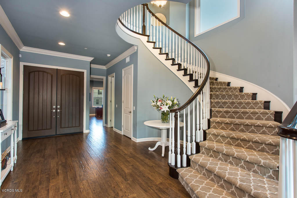 7265 Range View Circle Moorpark, CA 93021 - Photo 4 of 67 7265 Range View Cir - HsHProd-35
