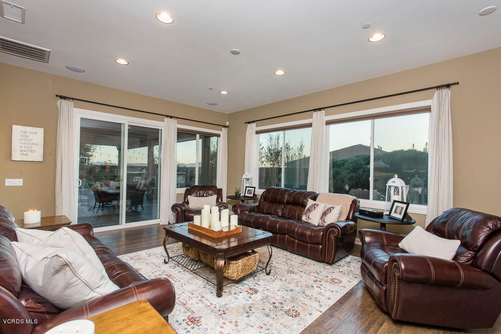 7265 Range View Circle Moorpark, CA 93021 - Photo 9 of 67 7265 Range View Cir - HsHProd-44